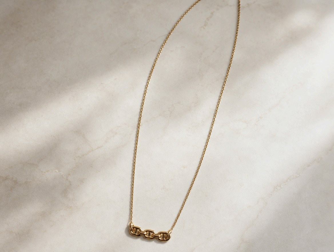 Collar Dije Gucci en oro italiano